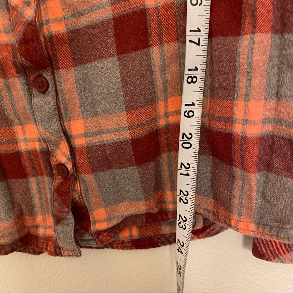 COLUMBIA woman’s long sleeve Button up Cotton plaid red gray flannel shirt M/L - Picture 7 of 7